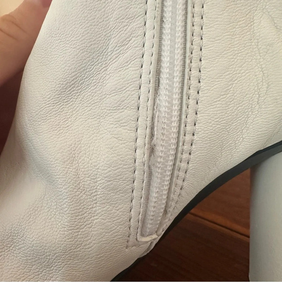 Balenciaga White Glove 80MM Boot - Picture 8 of 12